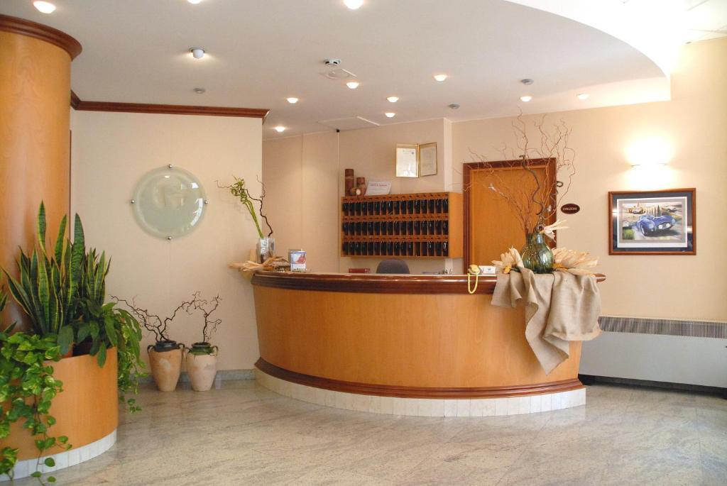 Hotel La Fenice Формиджине Экстерьер фото