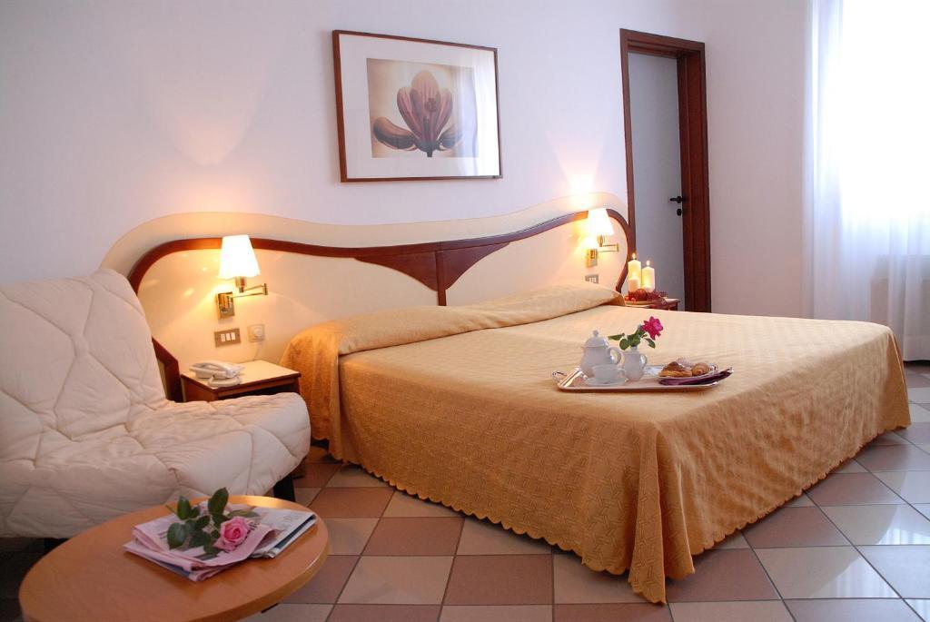 Hotel La Fenice Формиджине Номер фото