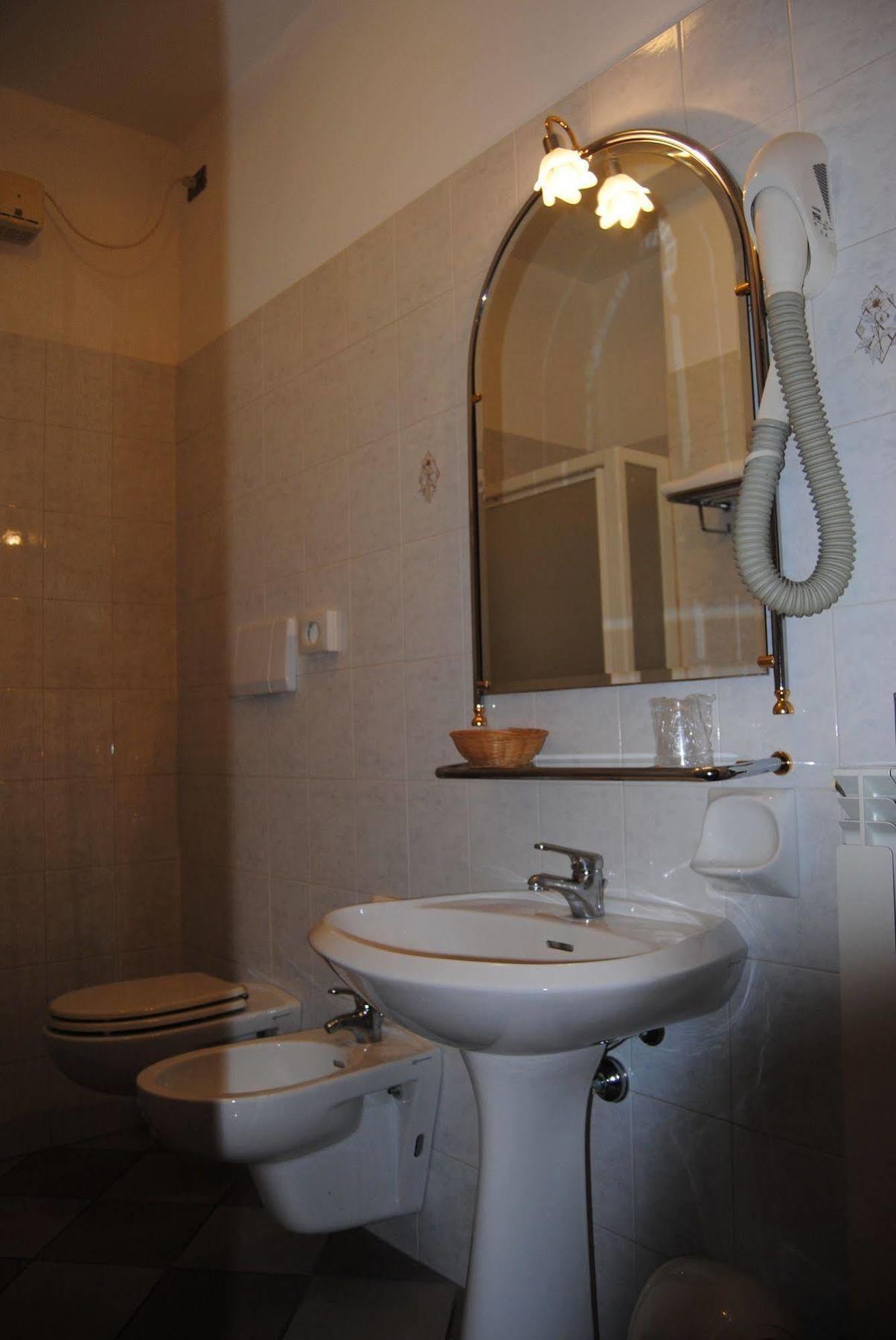 Hotel La Fenice Формиджине Экстерьер фото