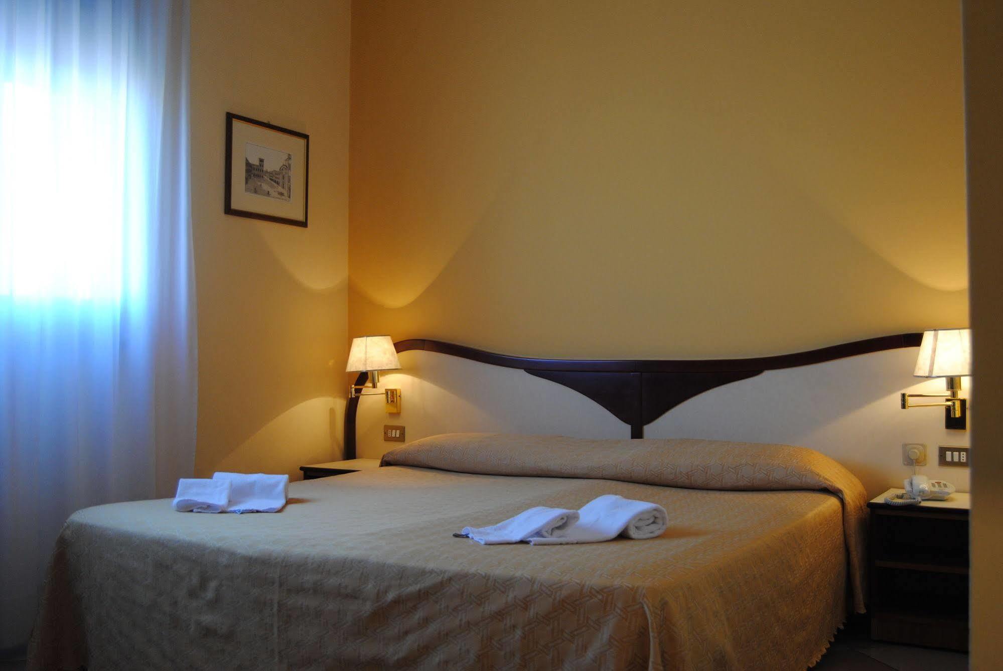 Hotel La Fenice Формиджине Экстерьер фото
